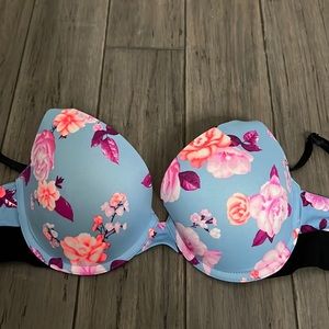 Pink Victoria’s Secret bra